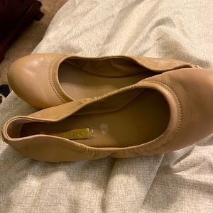 BCBMAXAZRIA Taupe Fold up Flats